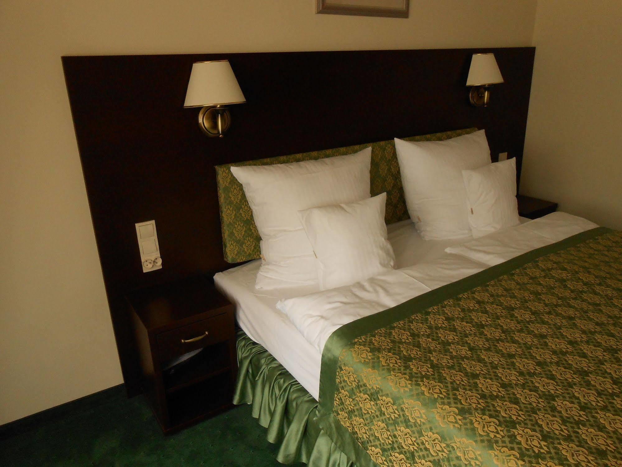 Hotel Koch Kętrzyn Kültér fotó